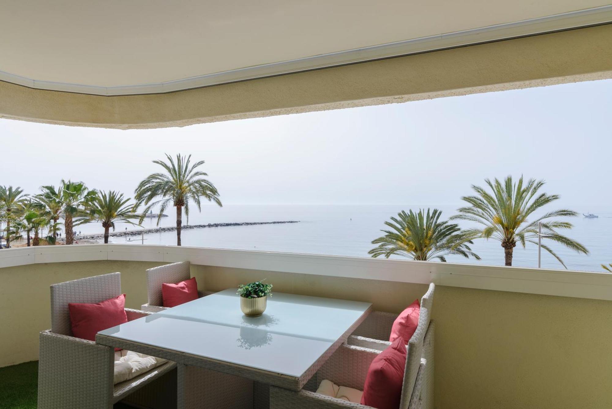 Sea Front Apartment In Marbella Center Eksteriør bilde